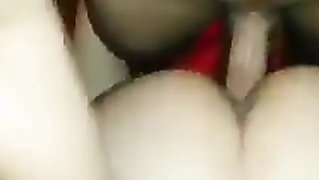 Özbek güzeli köpek pozisyonunda gerçek anlamda sikiliyor.