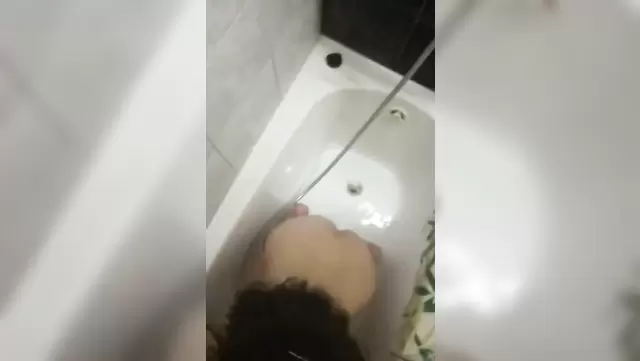 Güzel hatun, Özbek dizciye güzel bir oral yaptı.